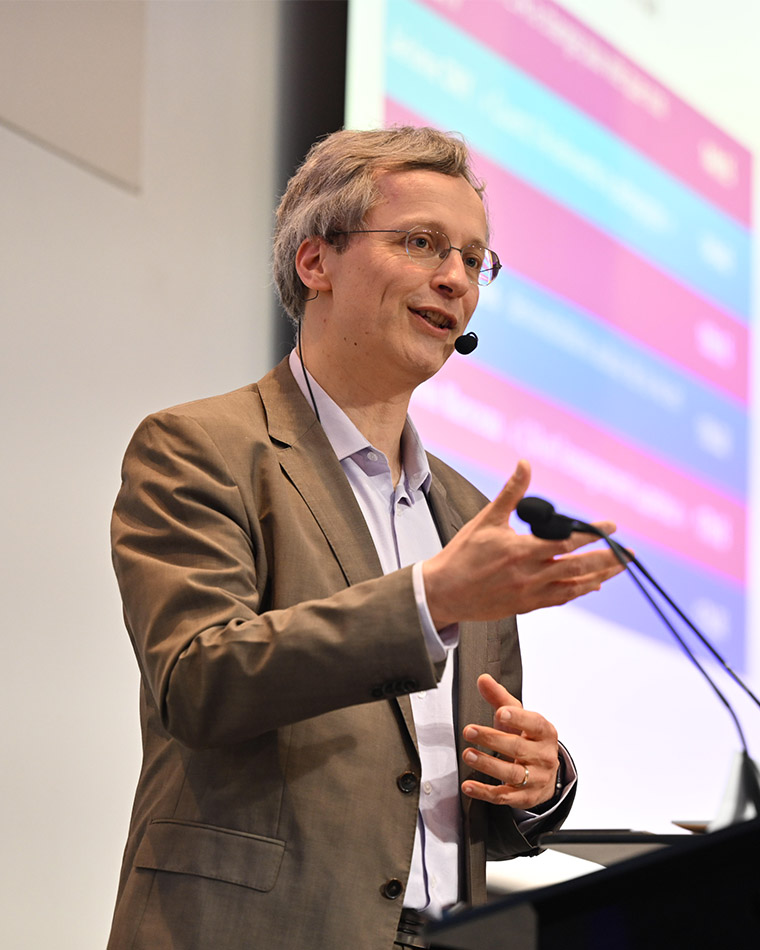 Alain Goudey, conférencier expert en intelligence artificielle et marketing sensoriel, professeur HDR & DGA Digital à NEOMA Business School