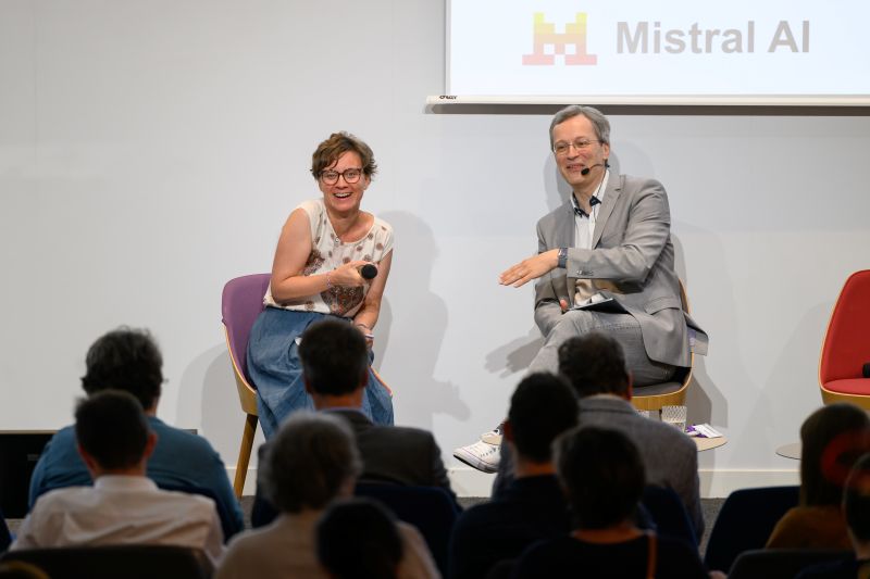 Conférence NEOMA x Mistral AI sur IA et enseignement supérieur